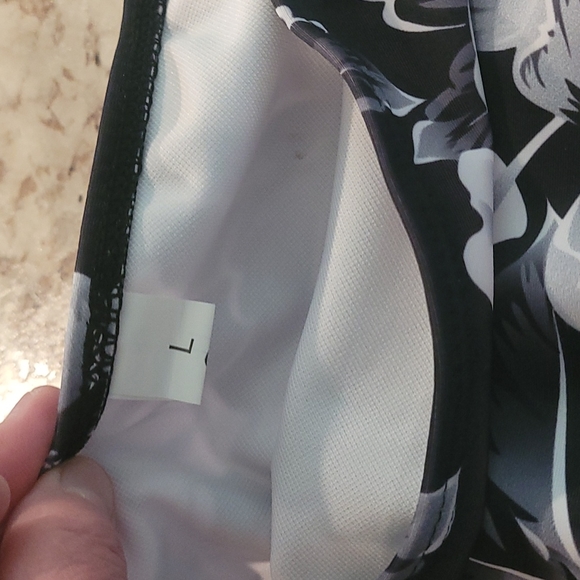 Brand New Never worn 2 Piece - Picture 3 of 4